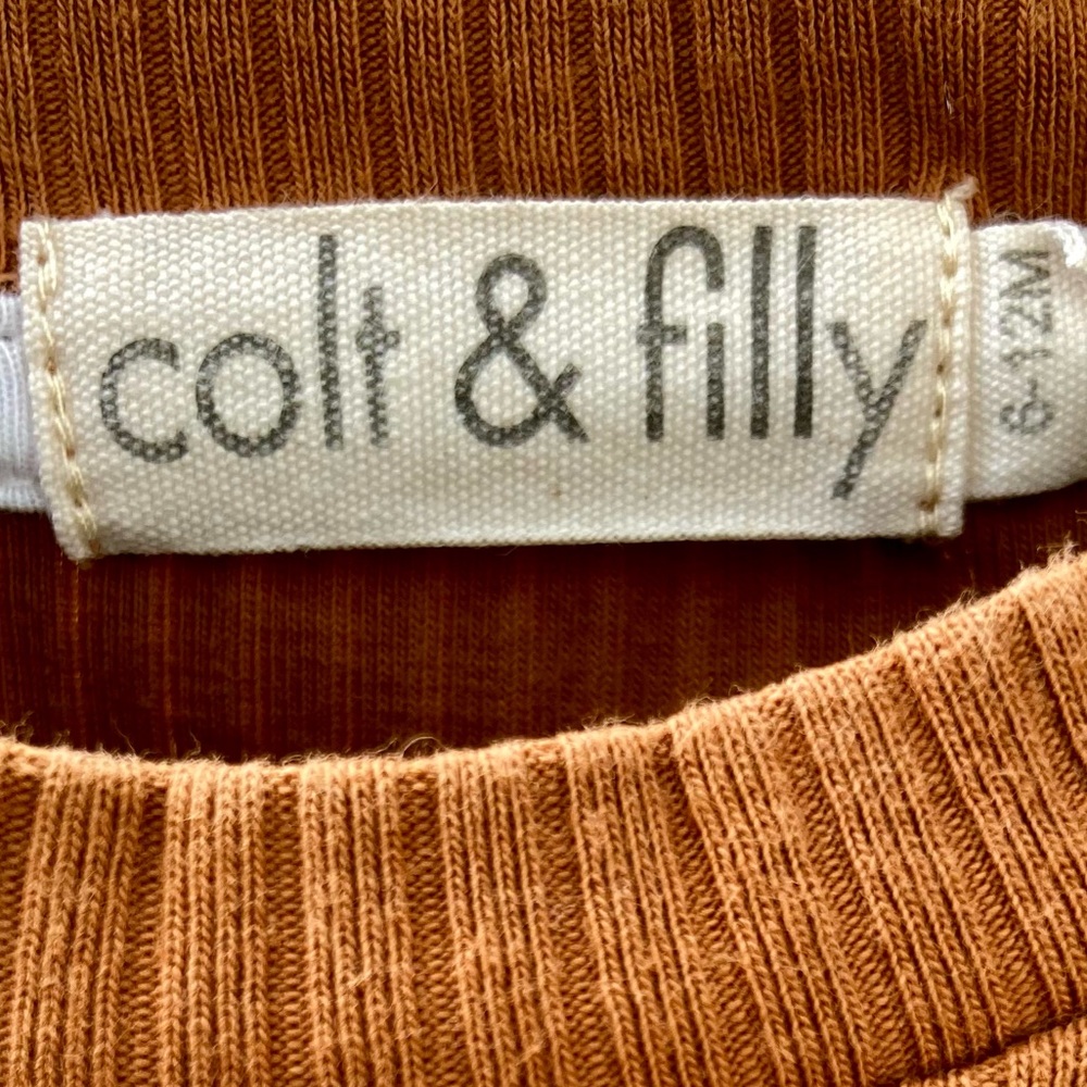 colt & filly: 6-12m organic cotton w/a touch of spandex 2-pc ribbed outfit. - Picture 3 of 7